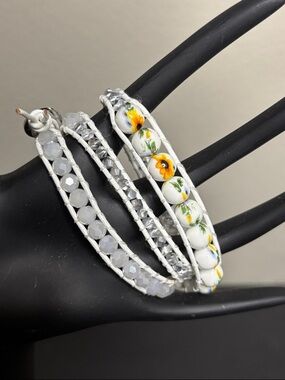 Victoria Emerson White Leather Glass Sunflower Beaded Wrap Bracelet Boho Western